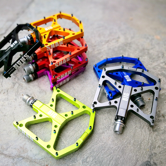 แป้นเหยียบจักรยานเสือภูเขาสำหร - Mountain Biking With Dog บทวิจารณ์และราคา