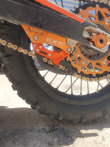 ตัวป้องกันโซ่ CNC สำหรับรถมอเต - Chain Guide Iscg บทวิจารณ์และราคา